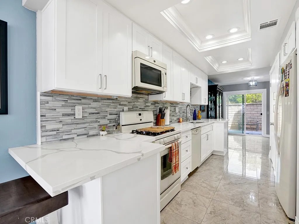 3842 Montego Drive, Huntington Beach, California 92649 home-pic-9