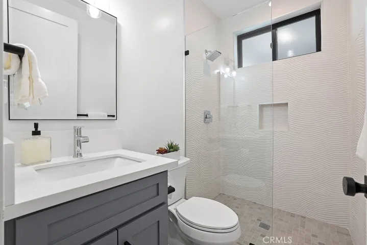 Modern Bath Retreat – Bright and fresh, the bathroom features clean lines, designer lighting, and luxe​​‌​​​​‌​​‌‌​​‌​​​‌‌​​​‌​​‌‌​​‌‌​​‌‌​​​​ finishes.