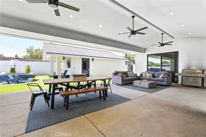 11221 Davenport Road, Rossmoor, California 90720