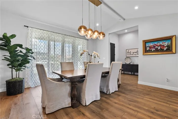 Entertain in Style – Whether it’s a dinner party or holiday gathering, this space adapts beautifully to any occasion.