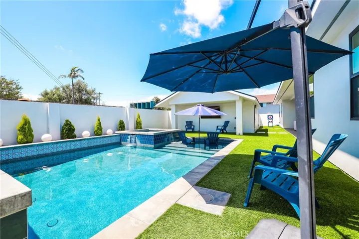11221 Davenport Road, Rossmoor, California 90720