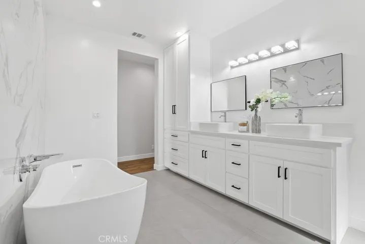11221 Davenport Road, Rossmoor, California 90720