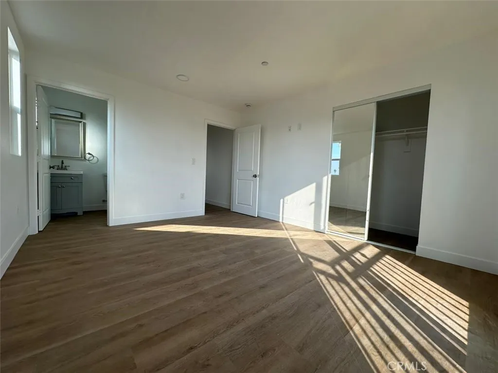 1731 E 69th Street, Los Angeles, California 90001 home-pic-13