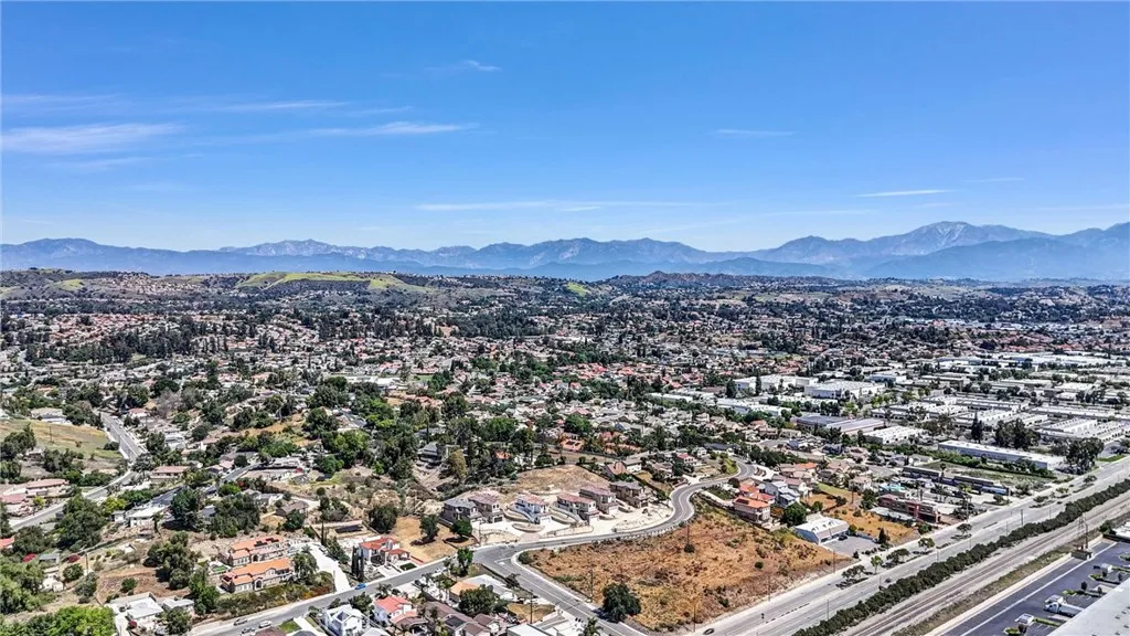 689 Castlehill Dr, Walnut, California 91789 home-pic-25