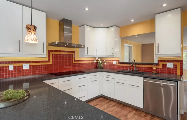 645 Alta Loma Drive, Redlands, California 92373