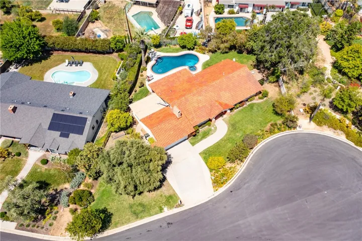 645 Alta Loma Drive, Redlands, California 92373