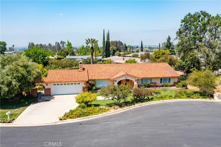 645 Alta Loma Drive, Redlands, California 92373