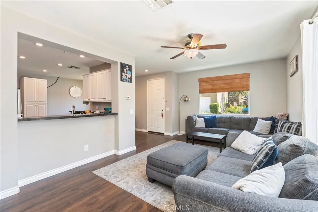 27435 Larabee Court 2, Murrieta, California 92562 home-pic-2