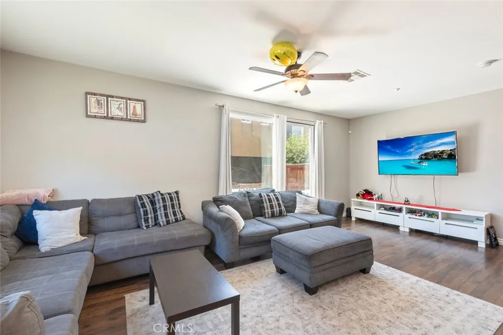 27435 Larabee Court 2, Murrieta, California 92562 home-pic-3