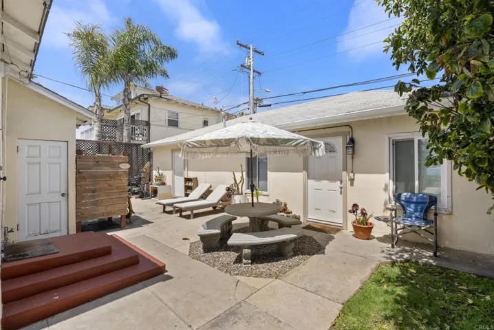 618 S Pacific Street, Oceanside, California 92054