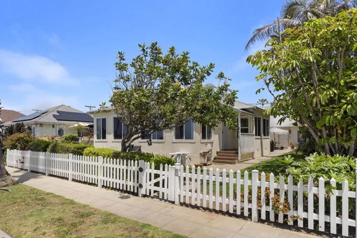 618 S Pacific Street, Oceanside, California 92054