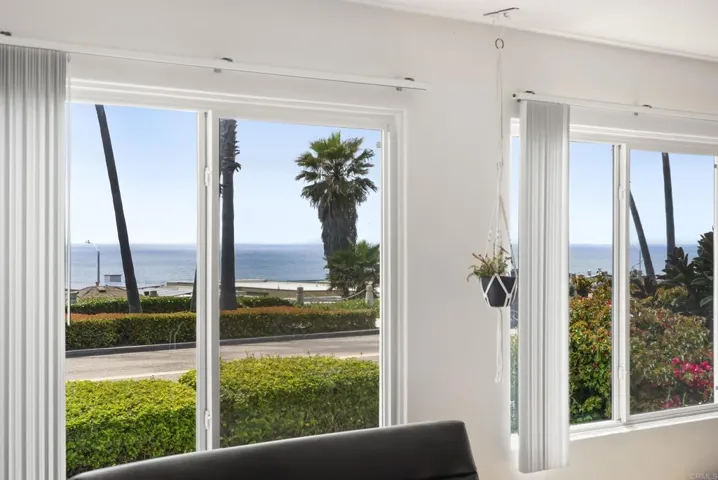 618 S Pacific Street, Oceanside, California 92054