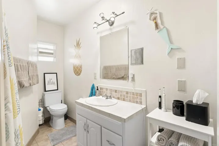 618 S Pacific Street, Oceanside, California 92054