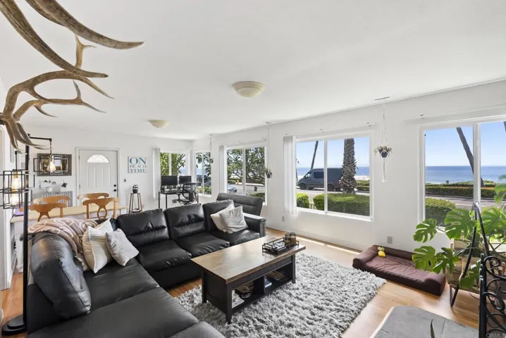 618 S Pacific Street, Oceanside, California 92054