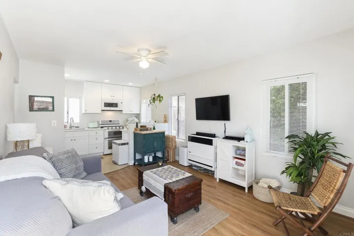 618 S Pacific Street, Oceanside, California 92054