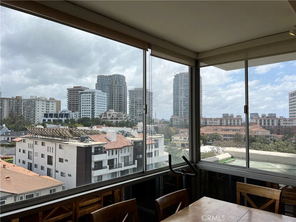 969 Hilgard Avenue 706, Los Angeles, California 90024 home-pic-32