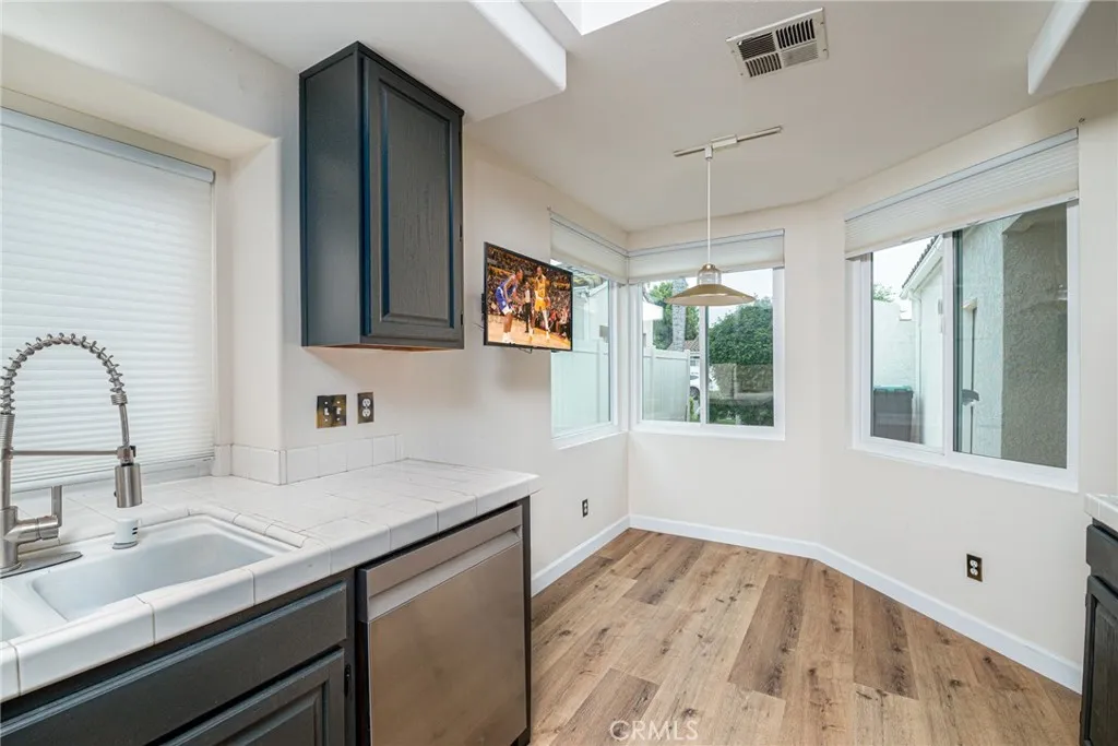 28446 Champions Drive, Menifee, California 92584 home-pic-7