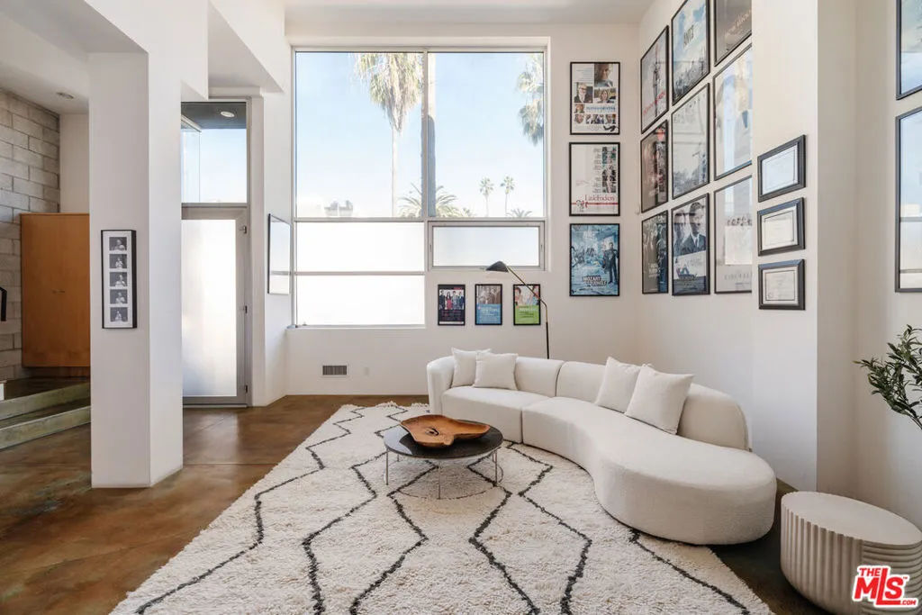 1320 Abbot Kinney Boulevard, Venice, California 90291, 5 Bedrooms Bedrooms, ,4 BathroomsBathrooms,Residential,For Sale,Abbot Kinney,25537529