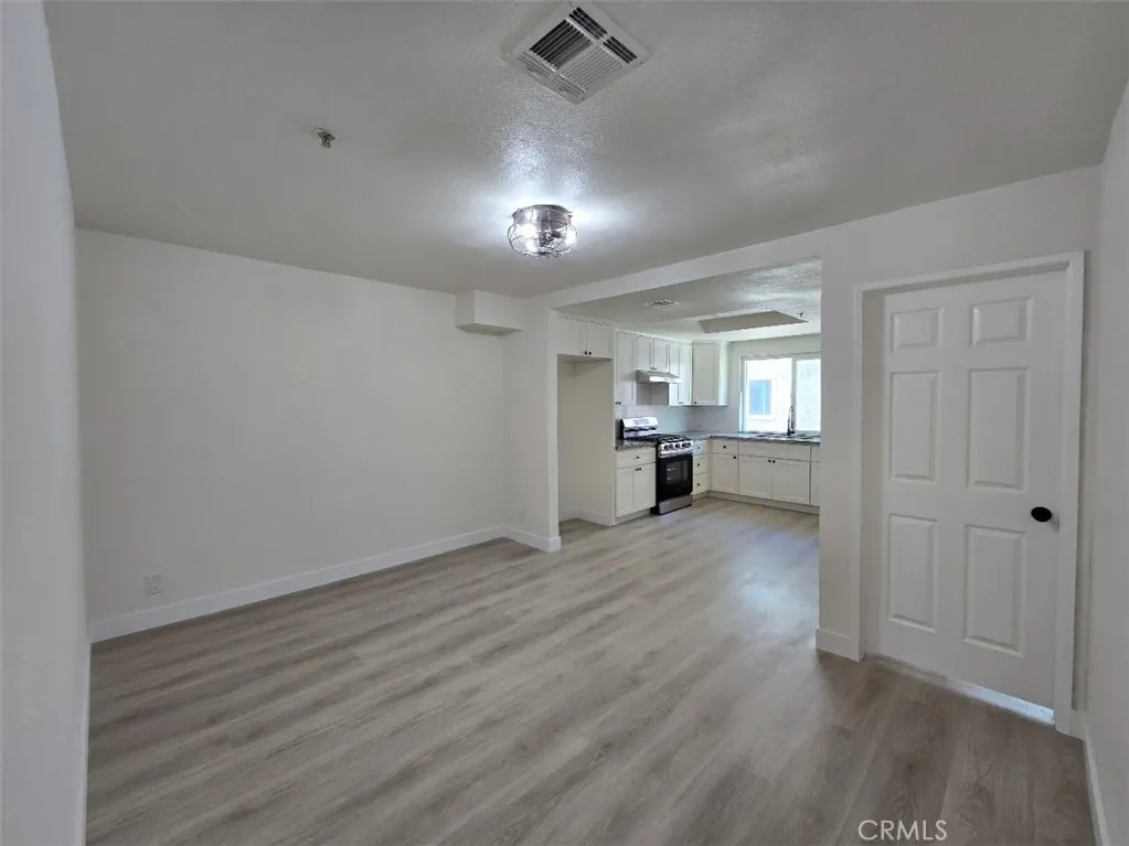 70 Harkness Avenue 4, Pasadena, California 91106 home-pic-2