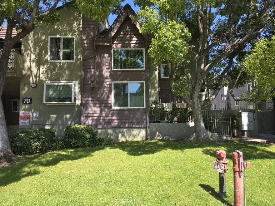 70 Harkness Avenue 4, Pasadena, California 91106 home-pic-0