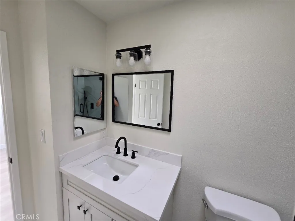 70 Harkness Avenue 4, Pasadena, California 91106 home-pic-10
