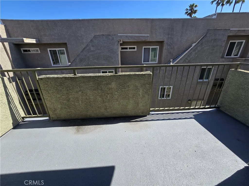 70 Harkness Avenue 4, Pasadena, California 91106 home-pic-14