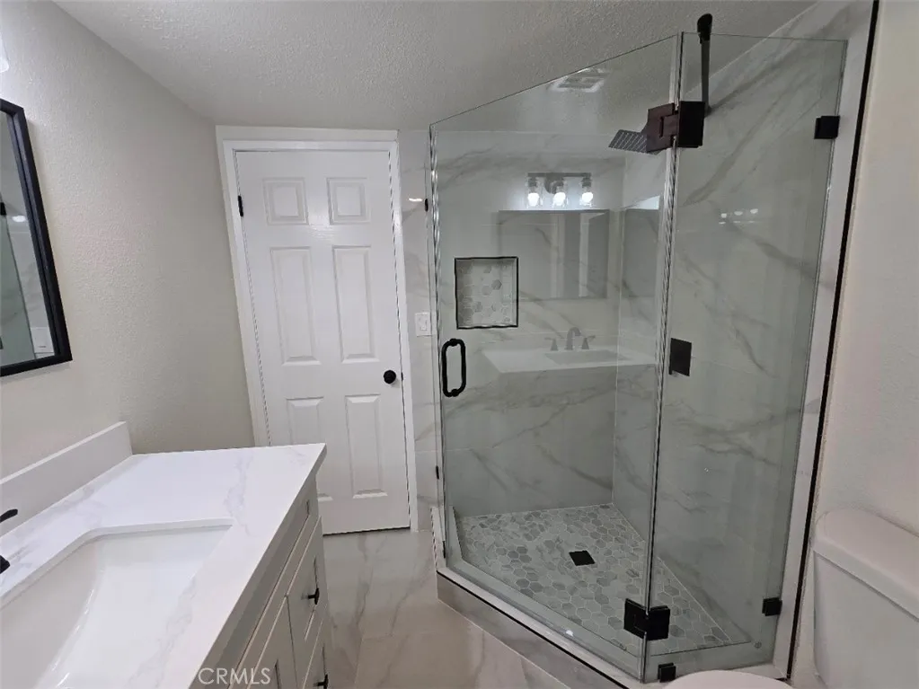 70 Harkness Avenue 4, Pasadena, California 91106 home-pic-5