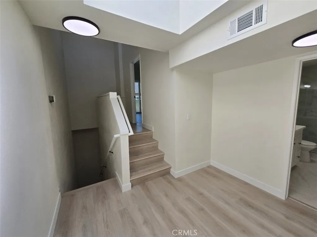 70 Harkness Avenue 4, Pasadena, California 91106 home-pic-11