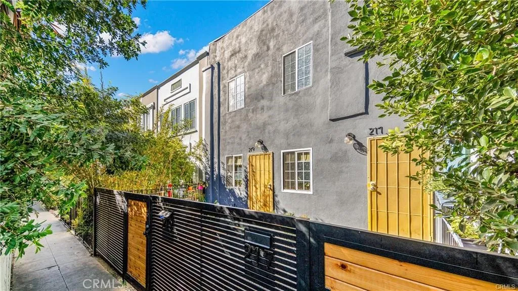 217 Columbia Pl, Los Angeles, California 90026 home-pic-1