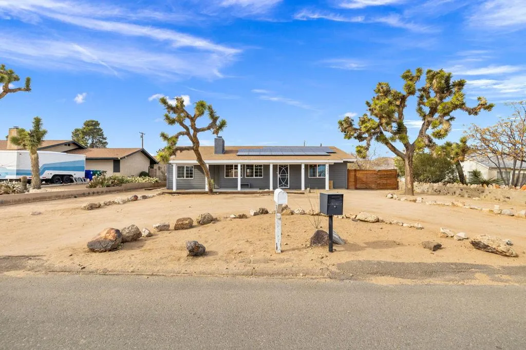 7552 Elk Trail, Yucca Valley, California 92284 home-pic-45
