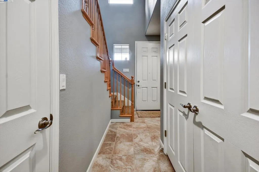 , San Jose, California 95136 home-pic-25