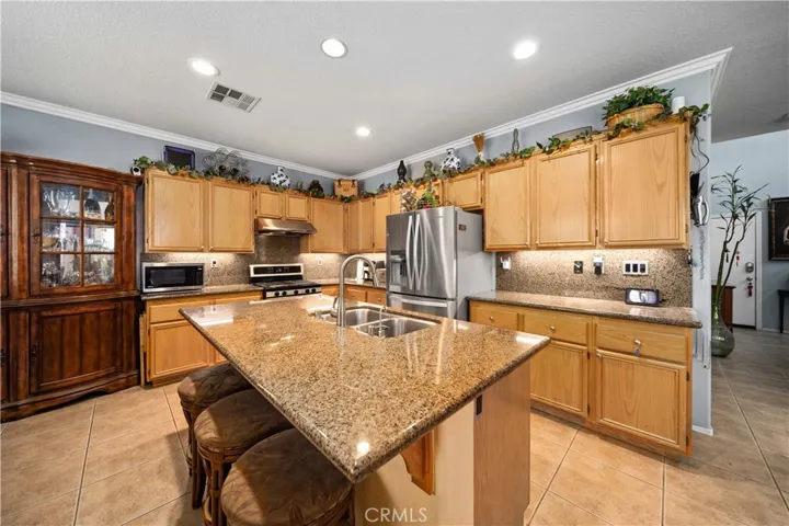 28314 Roman Court, Saugus, California 91350