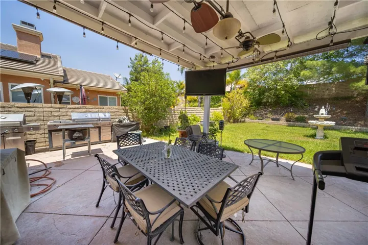 28314 Roman Court, Saugus, California 91350