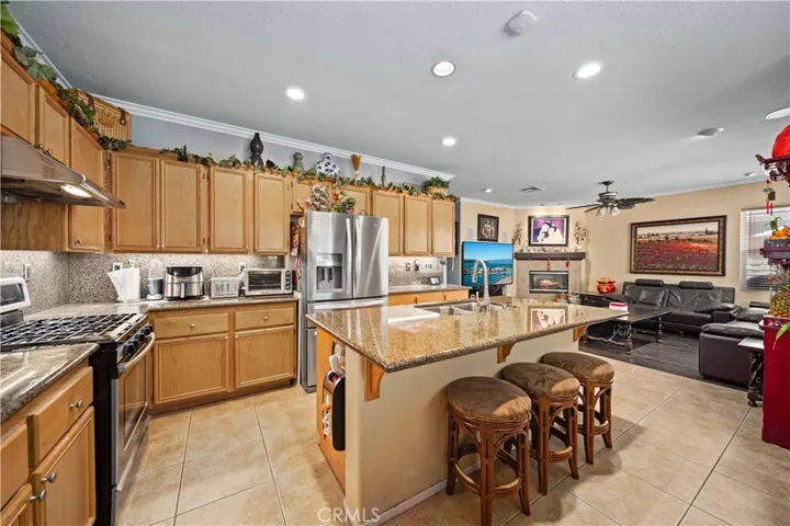28314 Roman Court, Saugus, California 91350