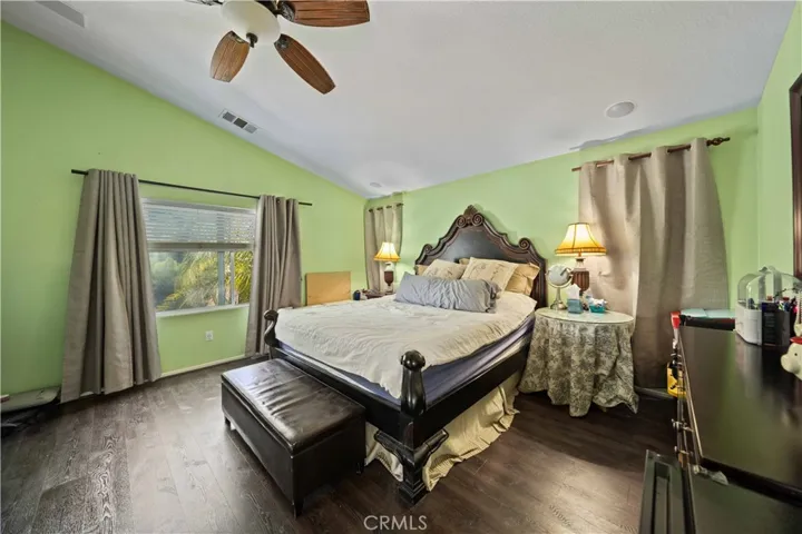 28314 Roman Court, Saugus, California 91350