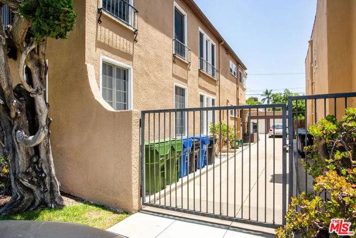 840 S Curson Avenue, Los Angeles, California 90036