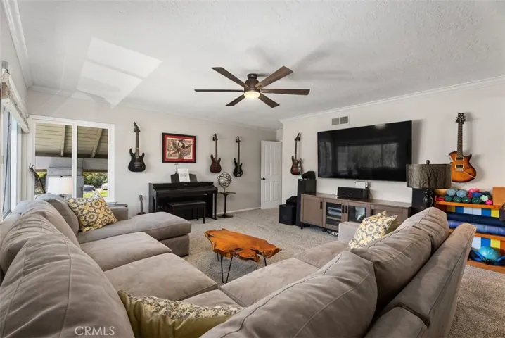 Very spacious bonus room that can be used as a bedroom.