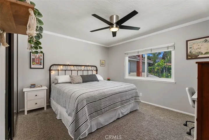 Guest bedroom.