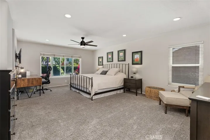 Large primary bedroom.