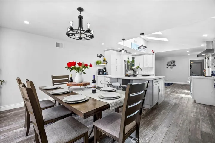 Open Layout Dining Room, Kitchen, Island