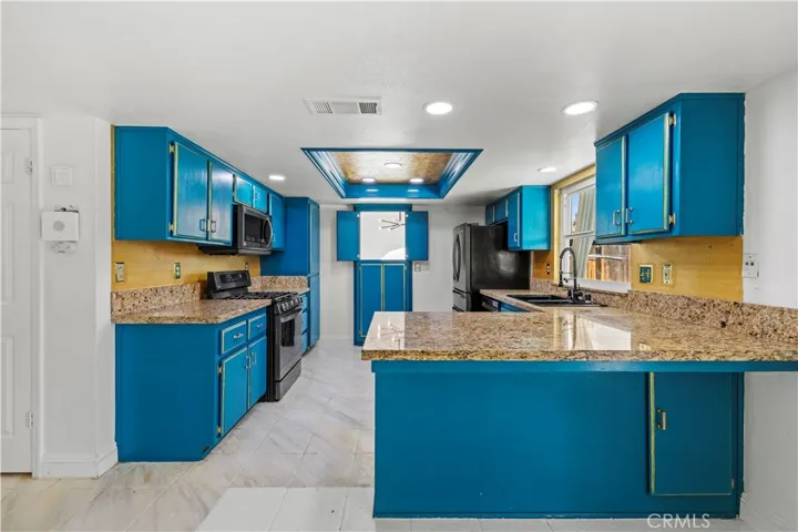 10213 Single Oak Drive, Bakersfield, California 93311