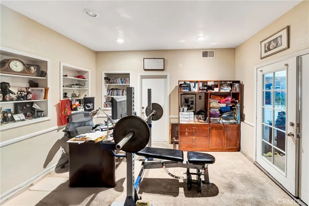 39884 Golfers Drive, Palmdale, California 93551 home-pic-17