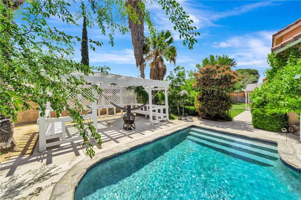 39884 Golfers Drive, Palmdale, California 93551 home-pic-1