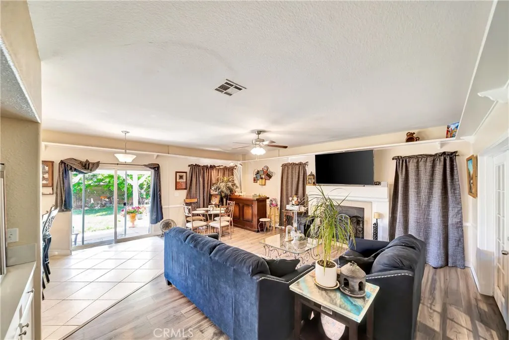 39884 Golfers Drive, Palmdale, California 93551 home-pic-18