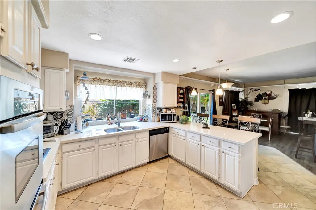 39884 Golfers Drive, Palmdale, California 93551 home-pic-24