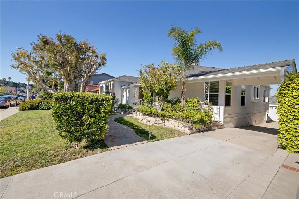 1024 S Weymouth Avenue, San Pedro, California 90732 home-pic-2