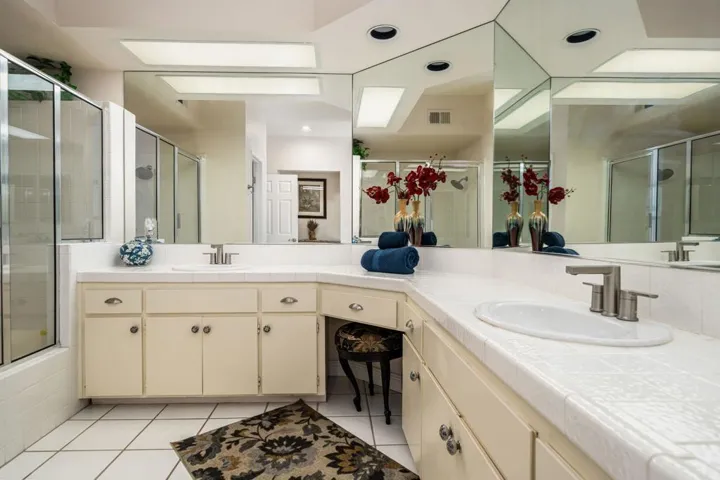 30-web-or-mls-CBDesertFalls_OPMG_0525_03