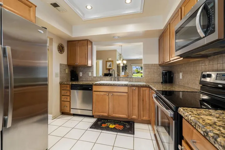 23-web-or-mls-CBDesertFalls_OPMG_0525_02