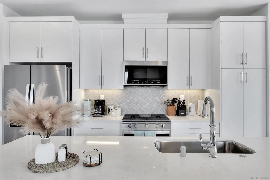 1531 W Bushell, Anaheim, California 92805 home-pic-17