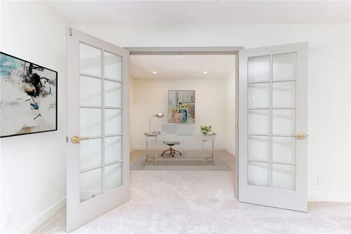 6752 Hillpark Drive 301, Los Angeles, California 90068